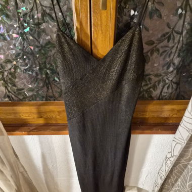 Abito lungo nero e dorato Bershka L
