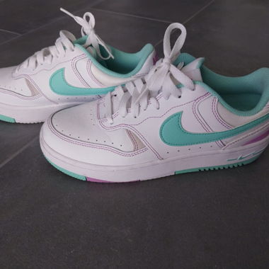 Nike Sneaker Gr. 39