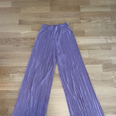Luftige Sommerhose / Lila / Rosa