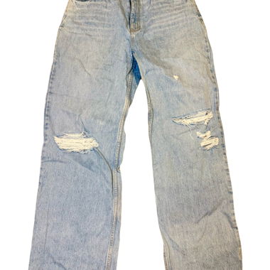 Light blue boyfriend jeans with rips