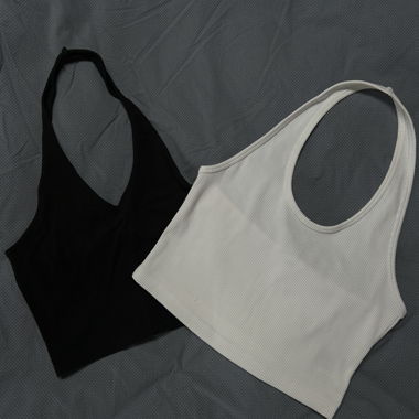 top halter nero e bianco