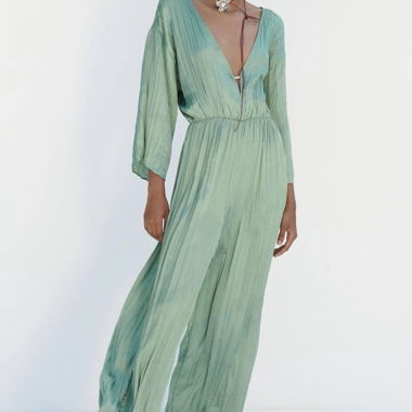 Tuta verde ampia