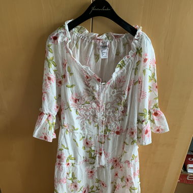 Sommerliches Midikleid mit Blumenprint, Stickerei
