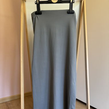 Longue jupe grise/bleue