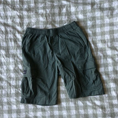 Grüne Shorts
