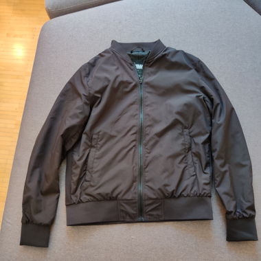 Schwarze Bomberjacke
