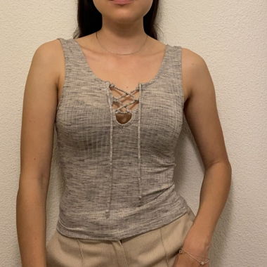 Haut gris à lacets