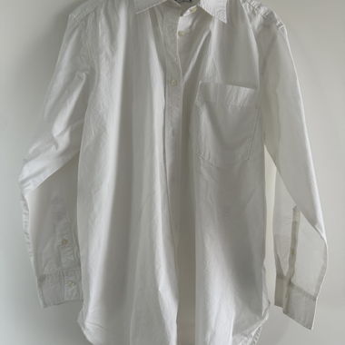 Camicia bianca con tasca sul petto