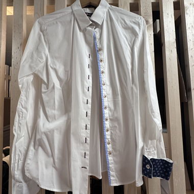 Blouse blanche pour femmes