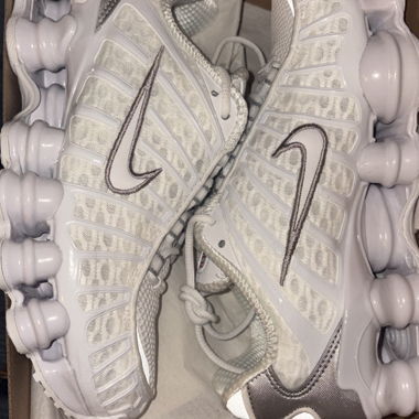 Nike Shox Sneaker