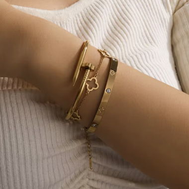 Goldfarbene Armband-Set