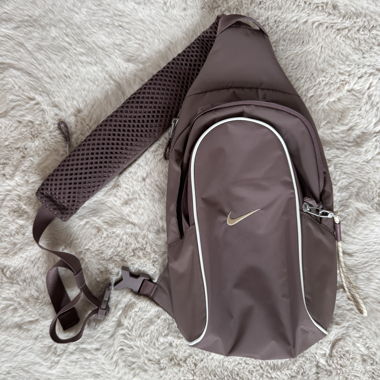 Nike Sling Bag in Braun