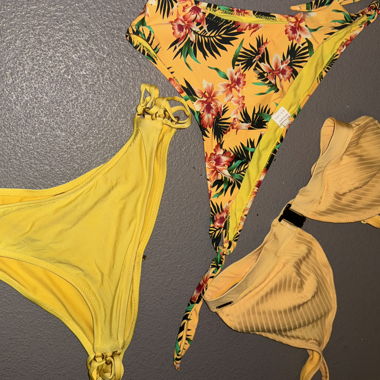 Set di bikini gialli