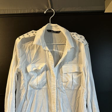Zara Bluse mit Nieten, S