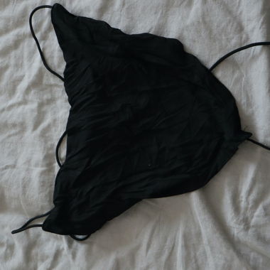 Top crop nero, retro con lacci