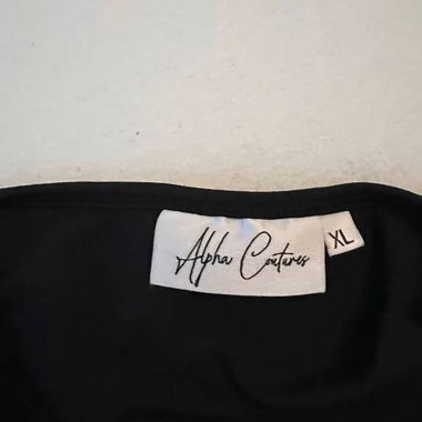 Alpha Coutures - schwarzes Sport Crop-Top 
