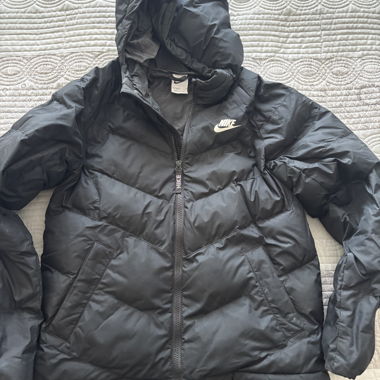 Veste Nike à capuche noire enfant L147/158