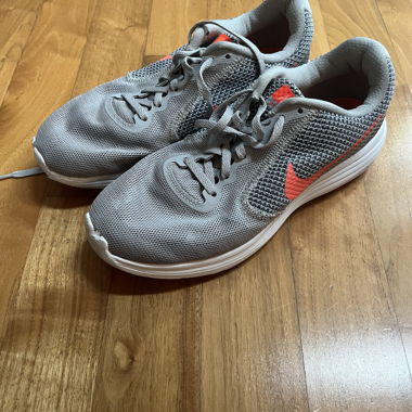 Nike Running Shoes Grey