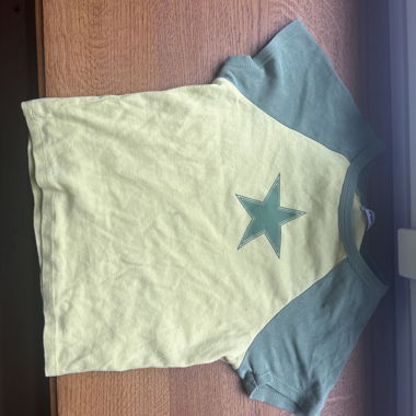 Bauchfreies enges Shirt 