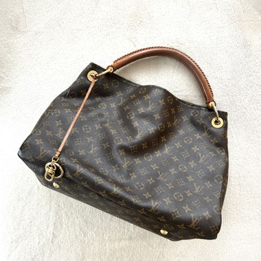 Louis Vuitton Artsy MM Monogram