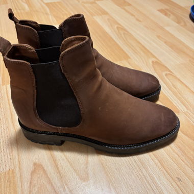 Chelsea boots