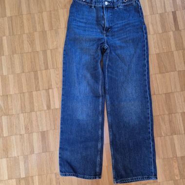 Jeans da donna con dettagli dorati