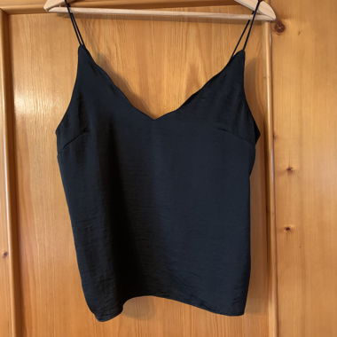 Schwarzes Top