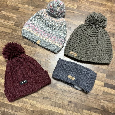 3 gefütterte Wintermützen und 1 Stirnband