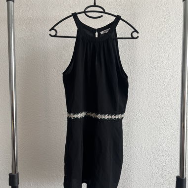 Schwarzer ärmelloser Jumpsuit
