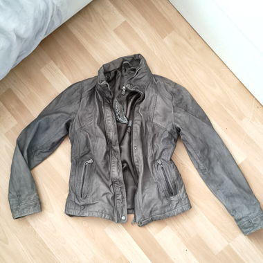 Veste en cuir grise