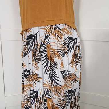 Sommerliches Maxikleid mit Palmenmuster, Grösse XL