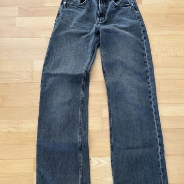 Two-piece grey jeans