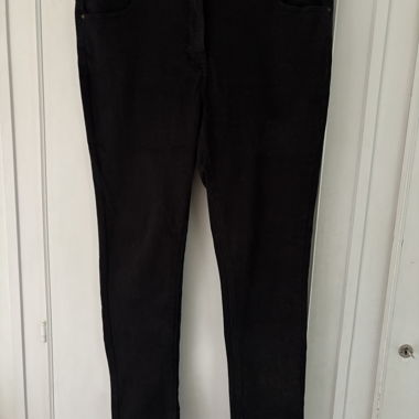 Schwarze Hose 