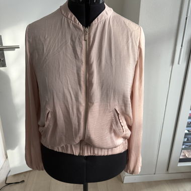 Lightweight bomber jacket 