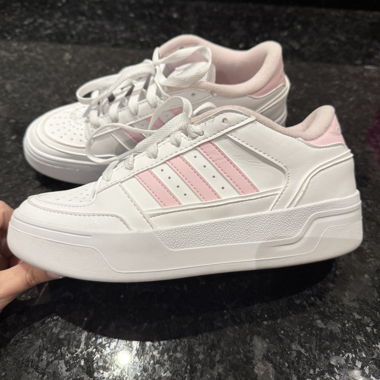ADIDAS / Sneaker in Gr. 37.5 / wie neu!