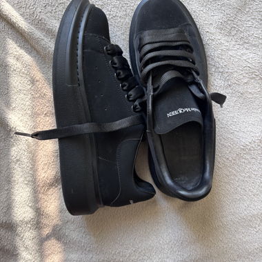 Dupe - Alexander McQueen