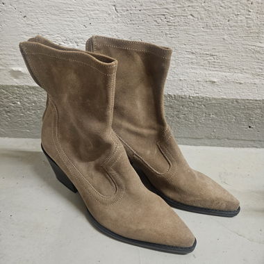 Cowboystiefeletten aus Stoff in beige