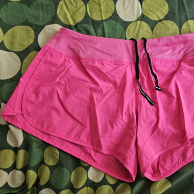 Nike Damen Laufshorts – Pink