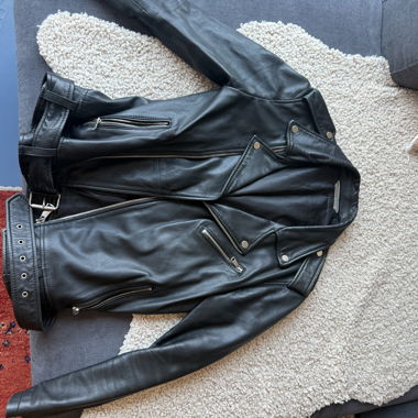 Veste en cuir noire