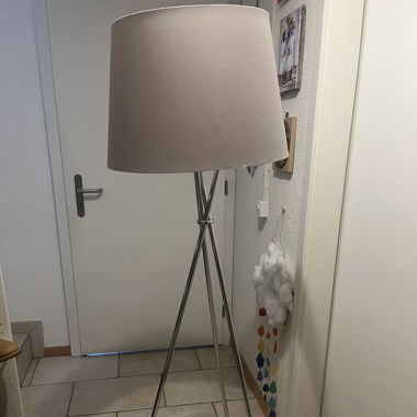 Lampe sur 3 pieds