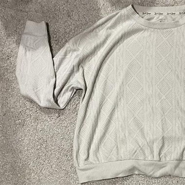 Weisser Pullover
