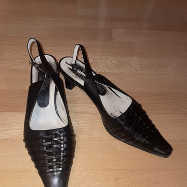 kitten heels