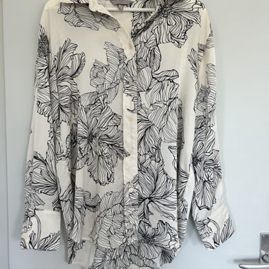 Blusa con fiori
