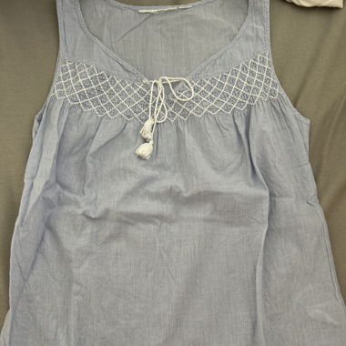 blusa estiva con ricamo