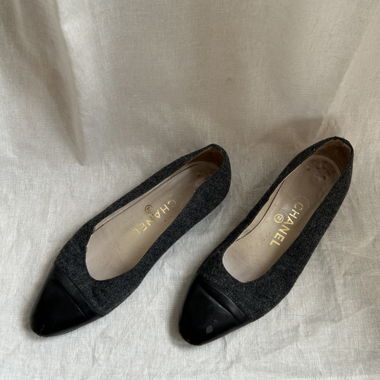 Vintage CHANEL Grey Wool Ballet Flats 