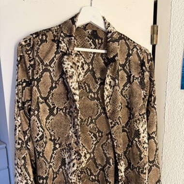 Schlangenmuster Bluse