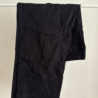 Pantaloncini neri leggeri