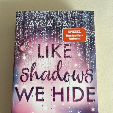 Buch: Like shadows we hide 