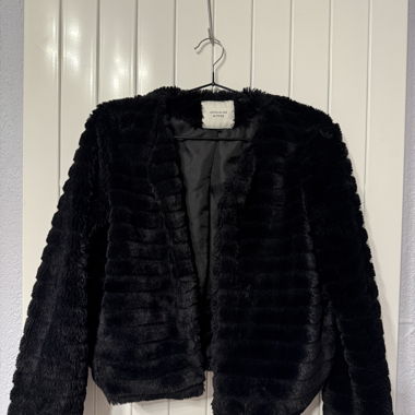 Black Jacket Jacqueline de Yong