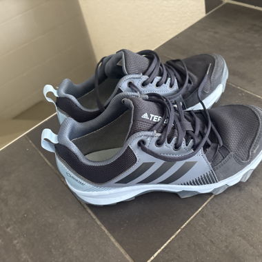 Sneakers da trail Adidas